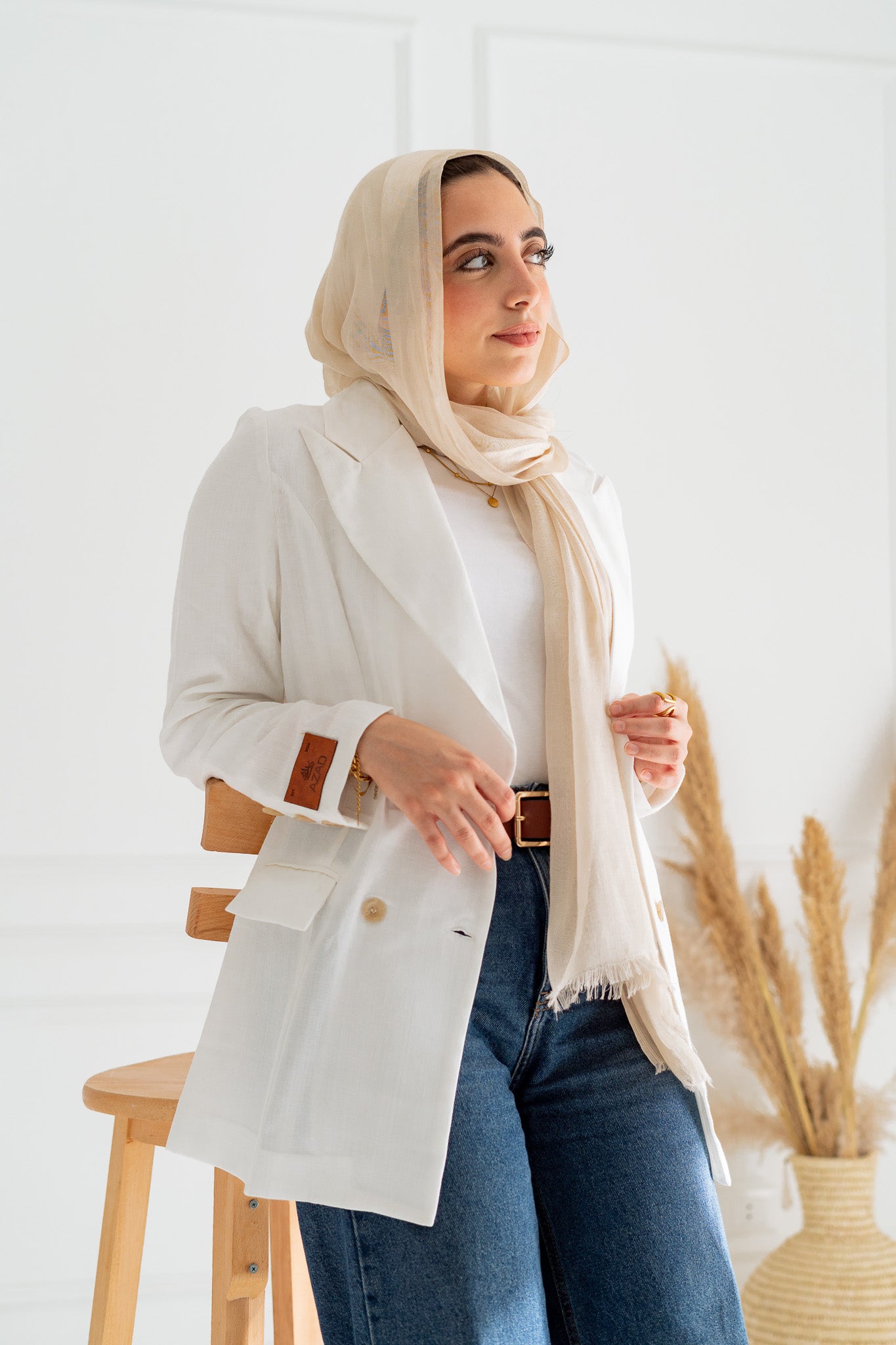 Nazly Blazer in White