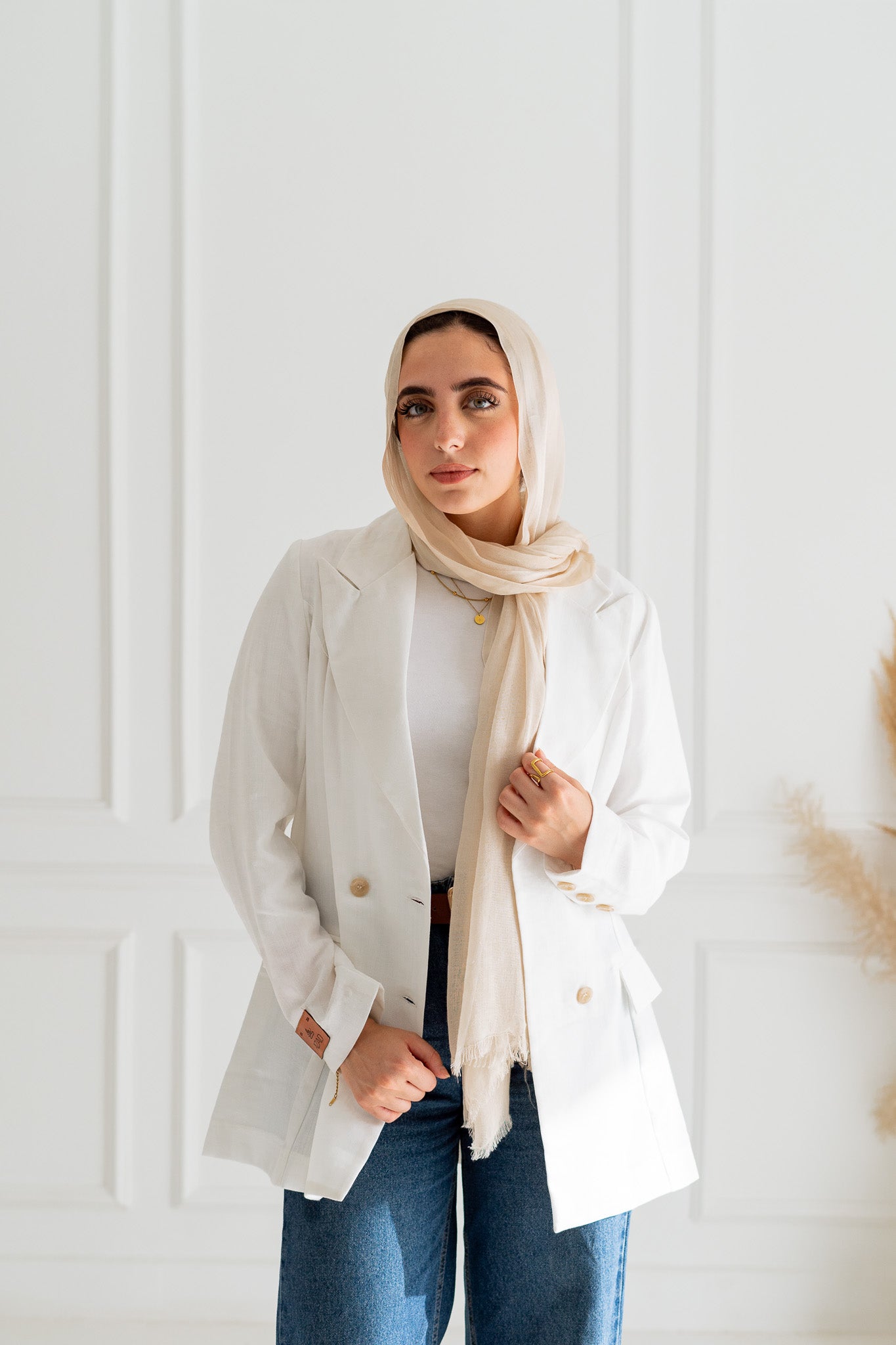 Nazly Blazer in White
