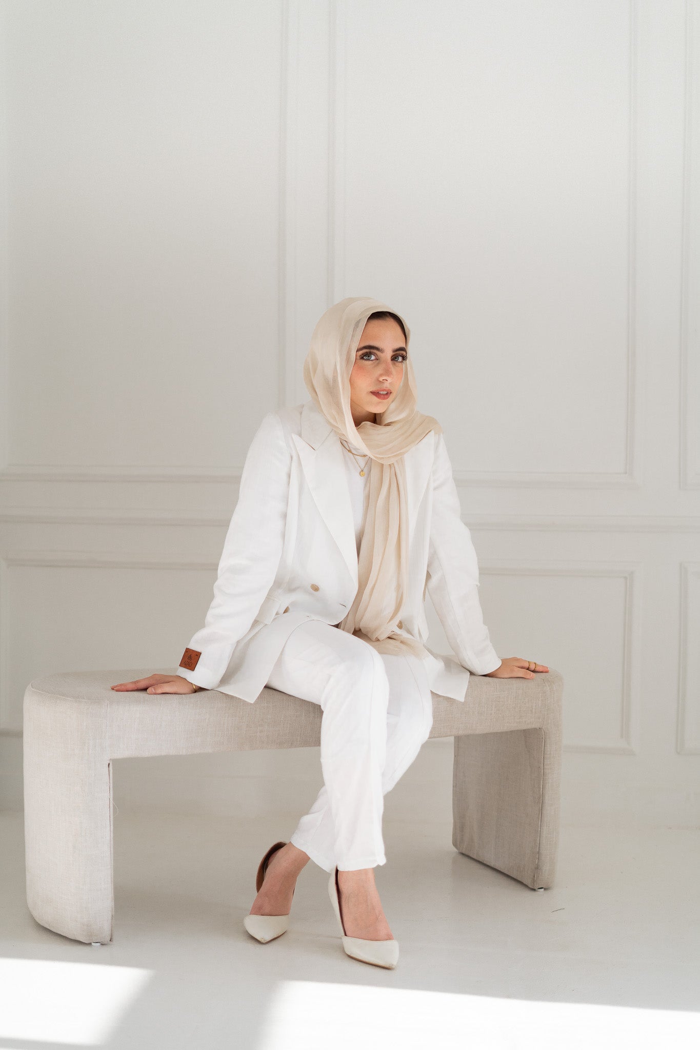 Nazly Set in White