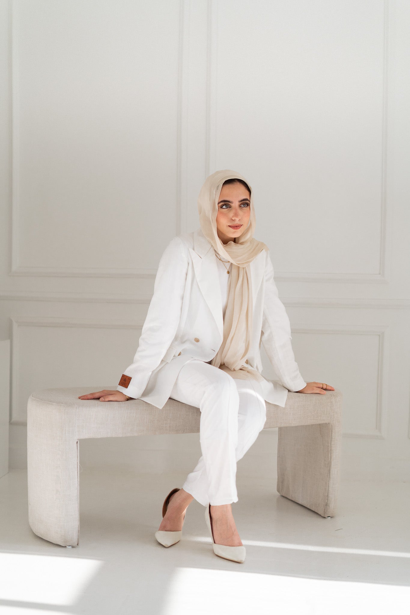 Nazly Set in White
