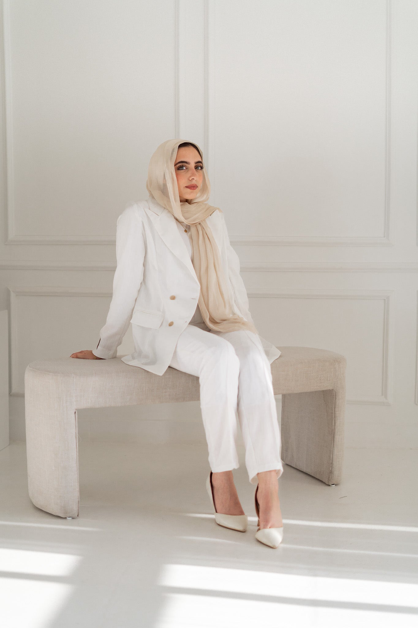 Nazly Set in White