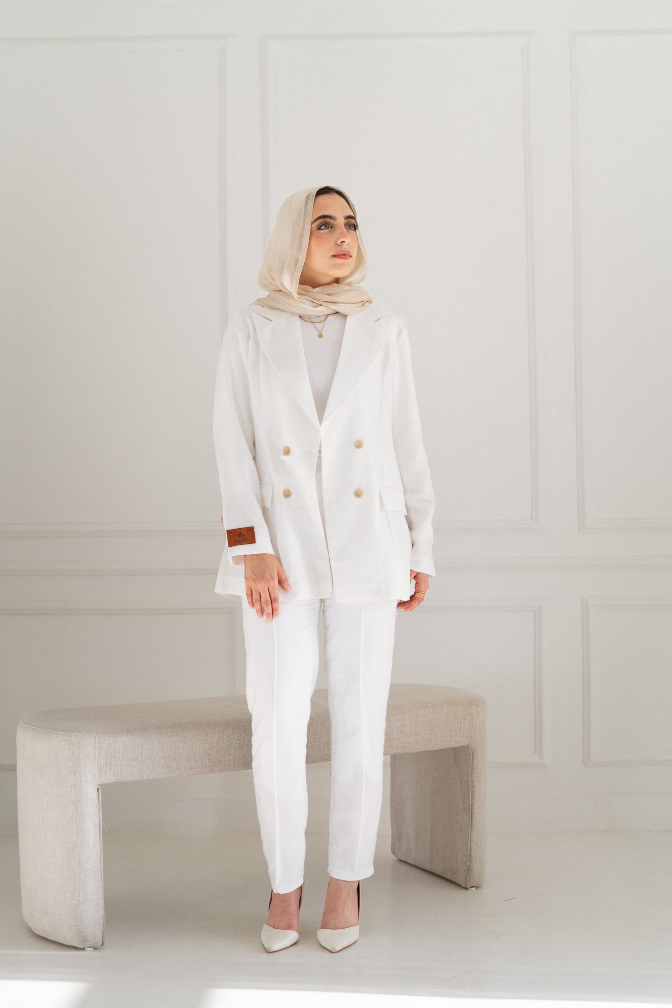 Nazly Set in White