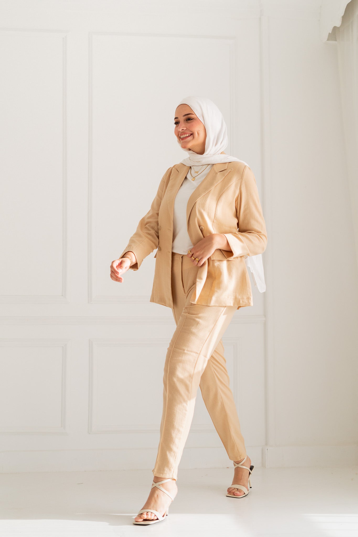 Nazly Set in Beige