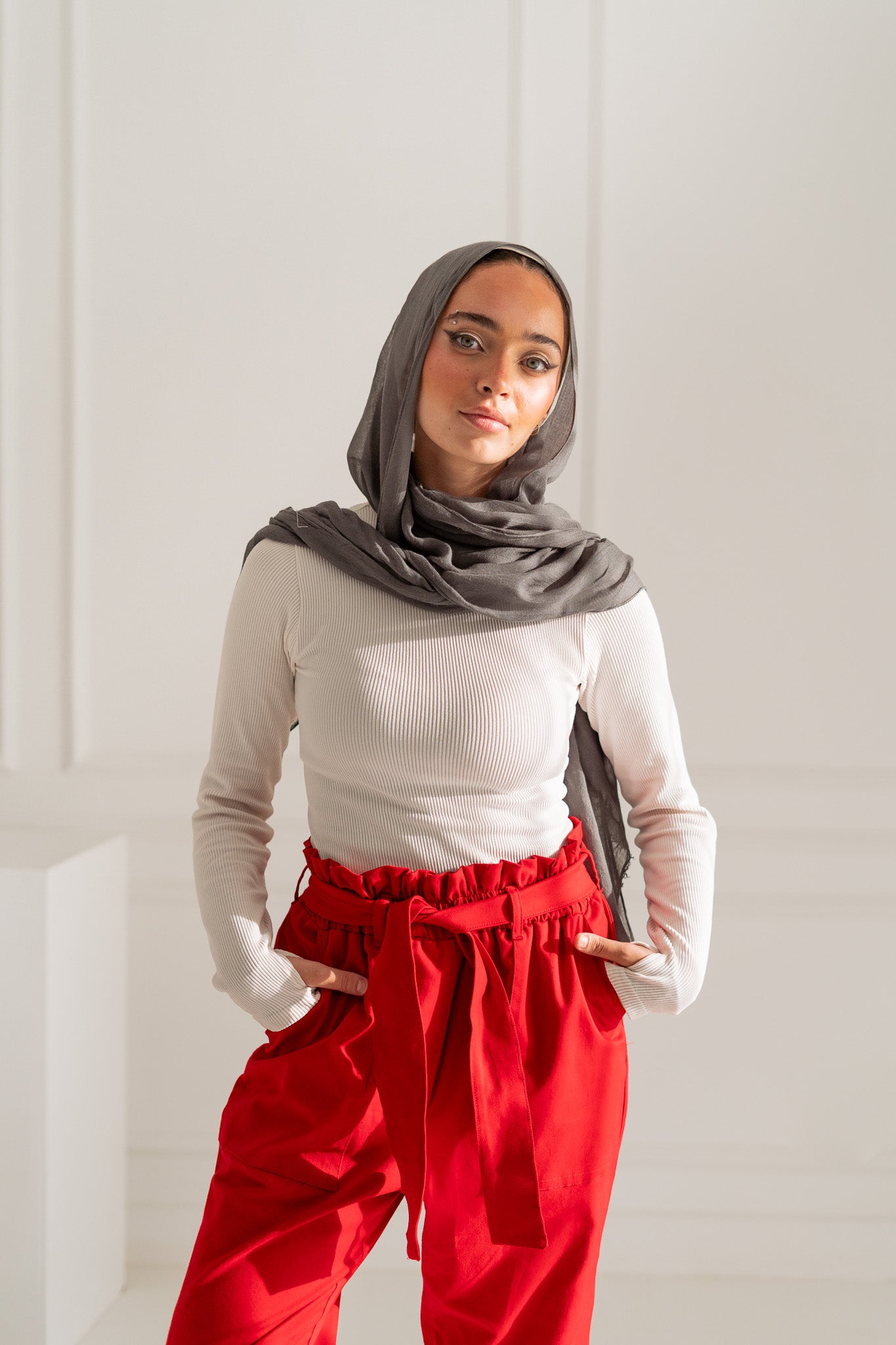 Shadia Pants in Red