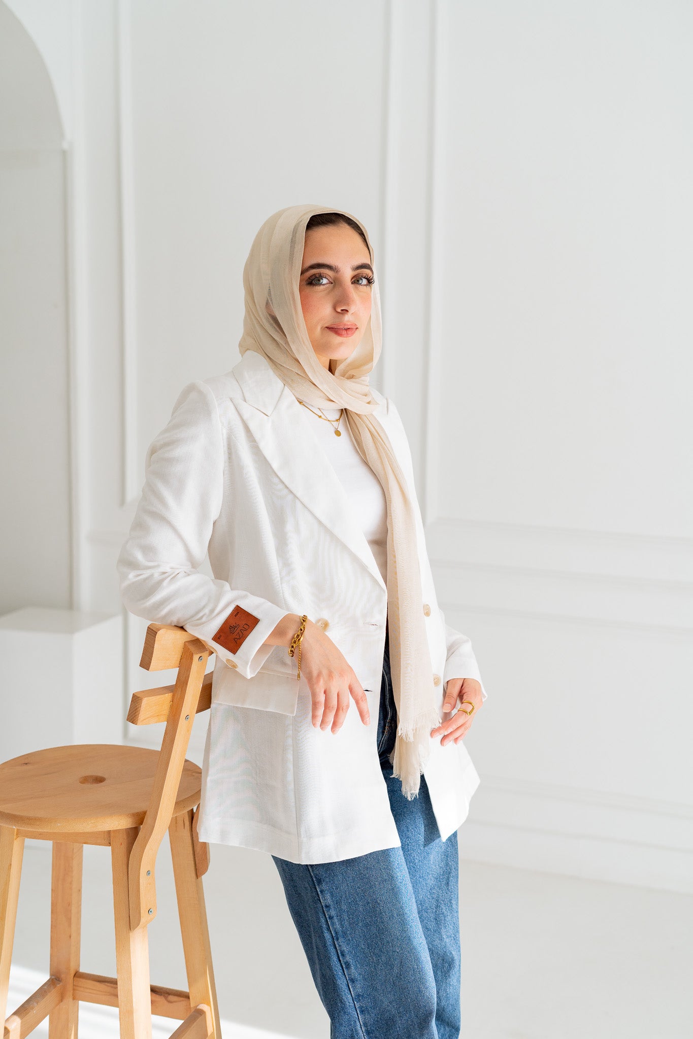 Nazly Blazer in White