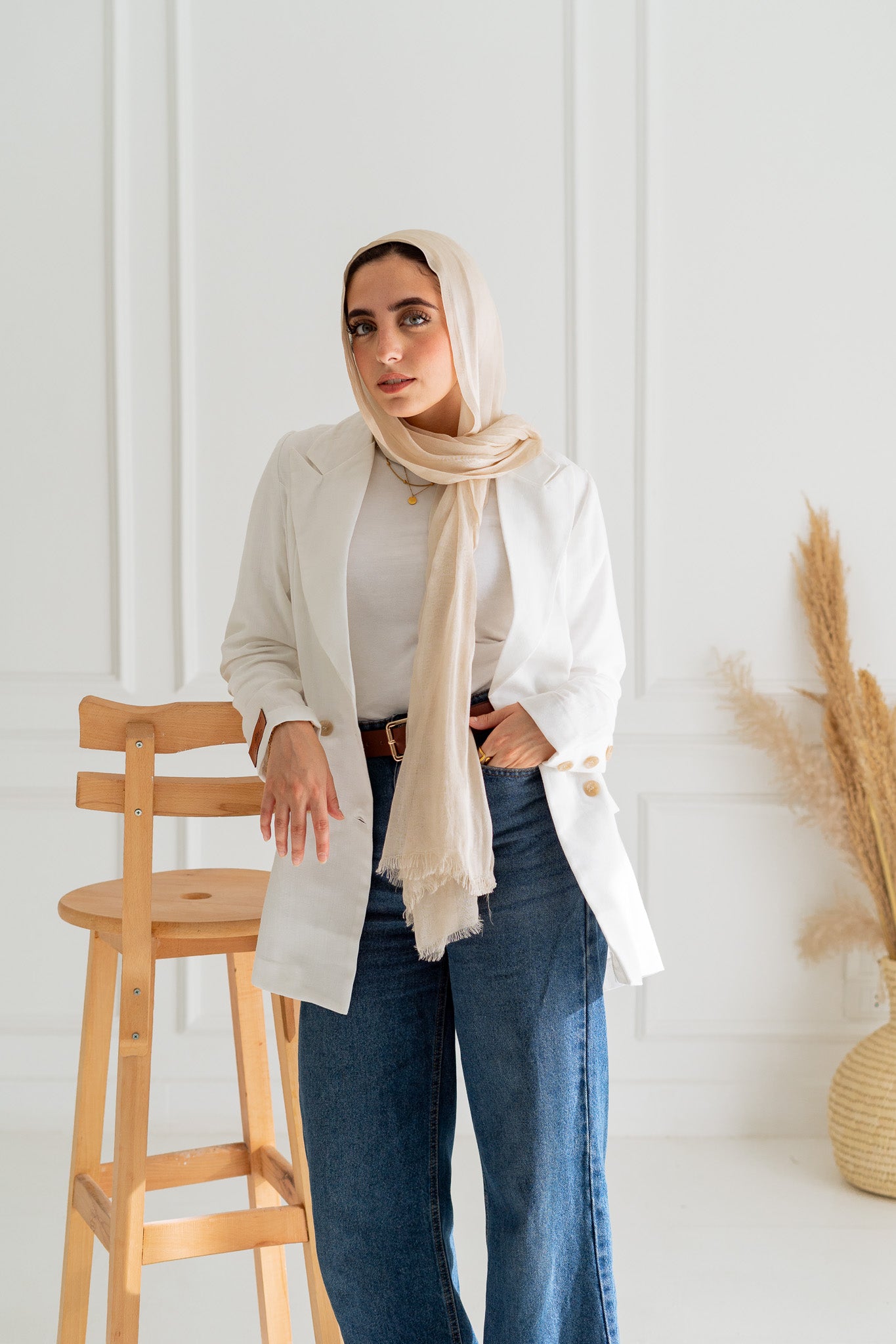 Nazly Blazer in White