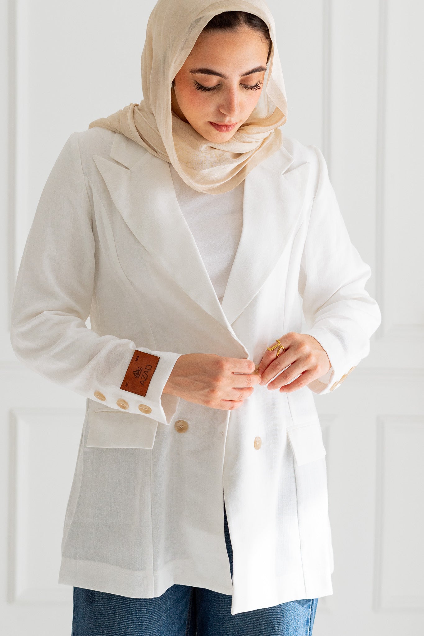 Nazly Blazer in White